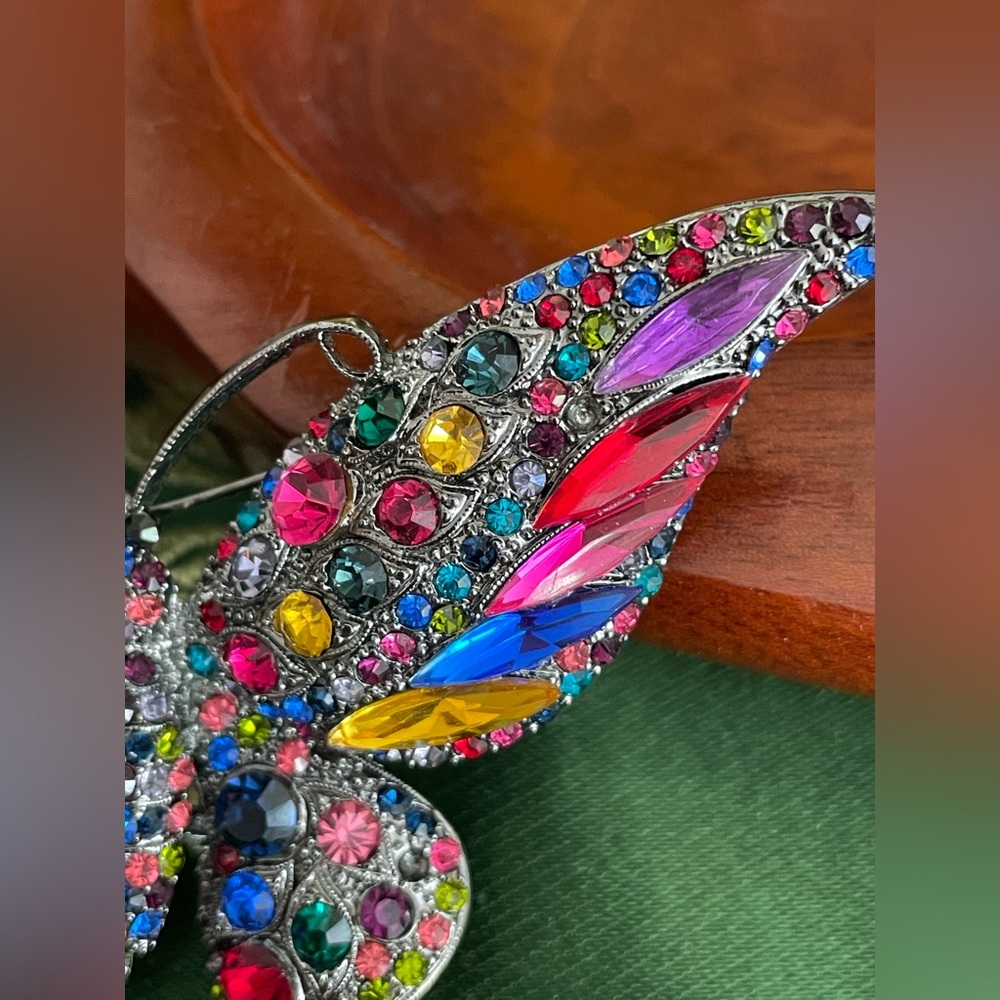 Large Colorful Rhinestone Butterfly Brooch Pin - Picture 3 of 6